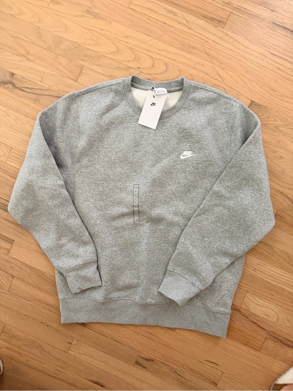 Nike Men’s Light Grey Crewneck Sweatshirt